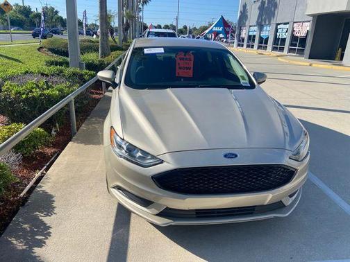 White Gold Metallic 2018 Ford Fusion Hybrid SE