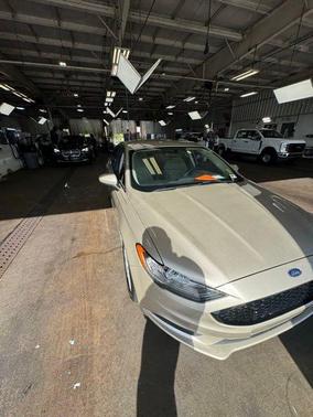 White Gold Metallic 2018 Ford Fusion Hybrid SE