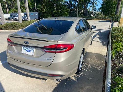 White Gold Metallic 2018 Ford Fusion Hybrid SE