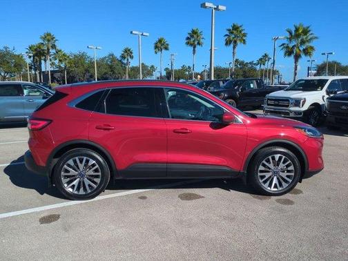 2022 Ford Escape Titanium