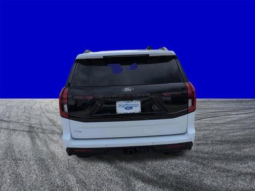 Oxford White 2026 Ford Expedition Tremor