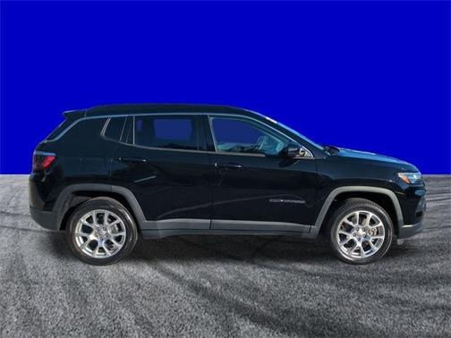 2023 Jeep Compass Latitude Lux