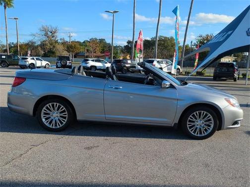 2013 Chrysler 200 Limited