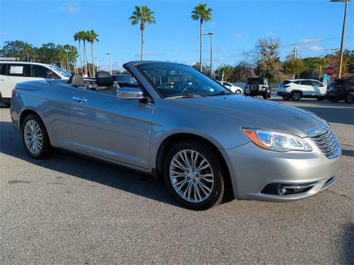 2013 Chrysler 200 Limited