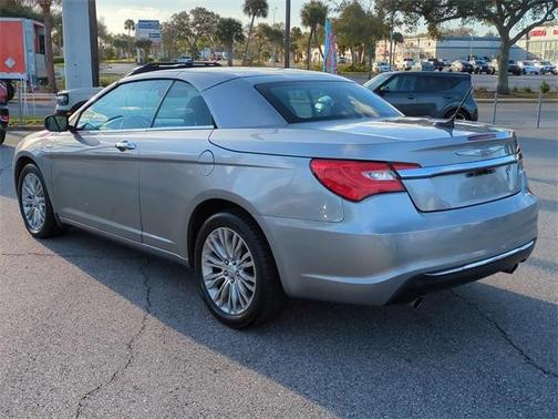 2013 Chrysler 200 Limited