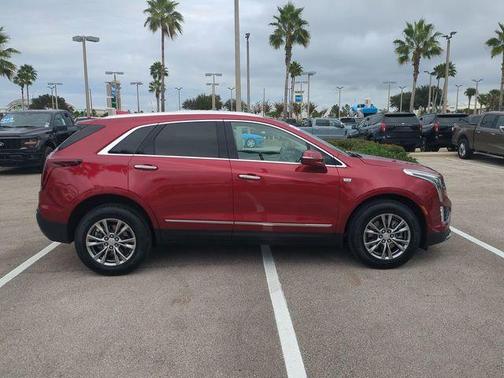 2022 Cadillac XT5 Premium Luxury