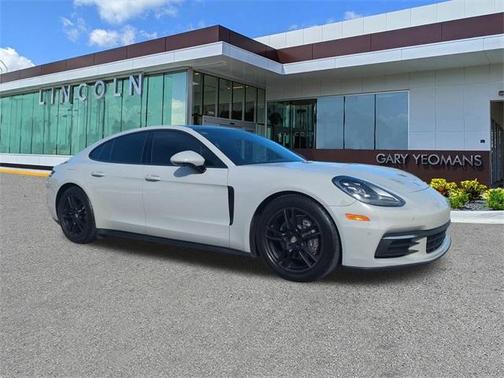2018 Porsche Panamera 4