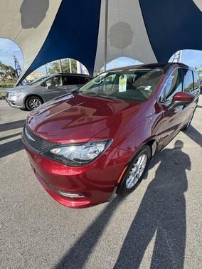 2022 Chrysler Voyager LX