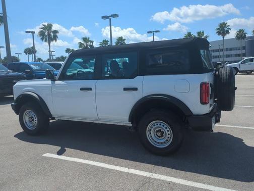2025 Ford Bronco Base