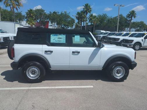 2025 Ford Bronco Base