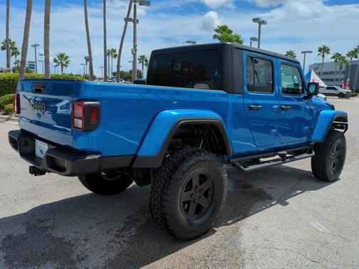 2023 Jeep Gladiator Sport