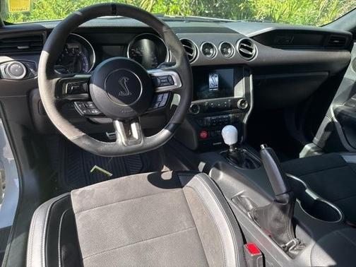 2017 Ford Shelby GT350 Base