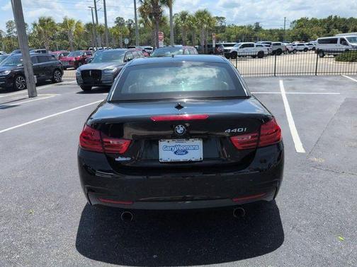 Black Sapphire Metallic 2017 BMW 440 i