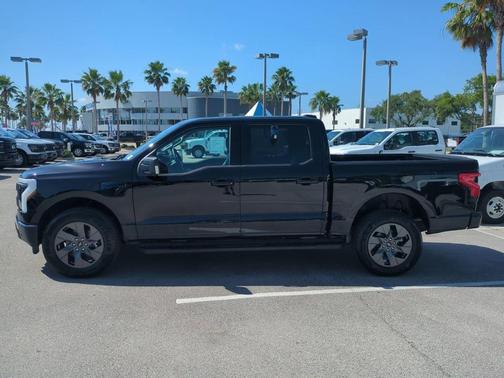 2025 Ford F-150 Lightning Flash
