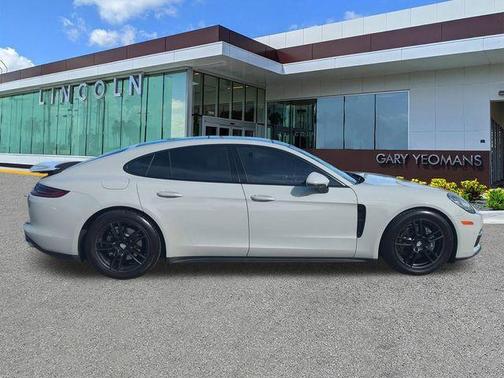 2018 Porsche Panamera Base