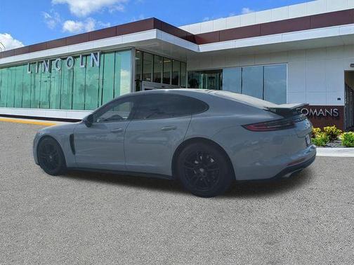 2018 Porsche Panamera Base