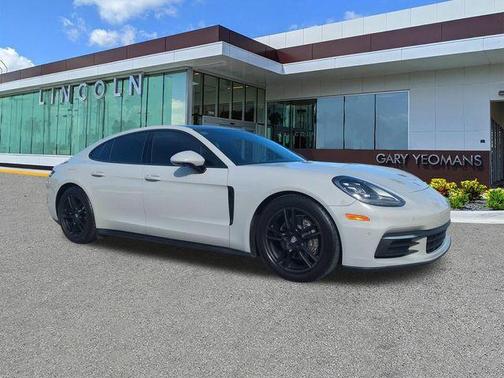 2018 Porsche Panamera Base
