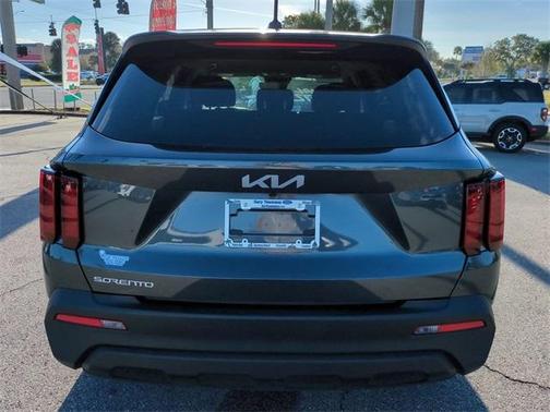 2023 Kia Sorento LX