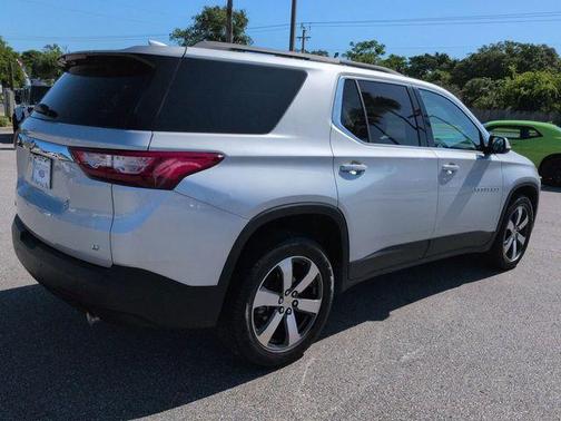 Silver Ice Metallic 2020 Chevrolet Traverse LT Leather