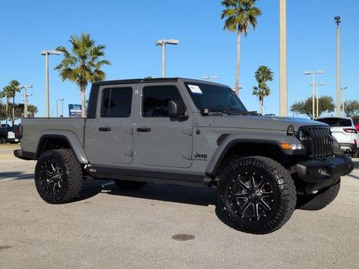 2022 Jeep Gladiator Sport