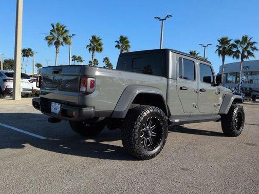 2022 Jeep Gladiator Sport