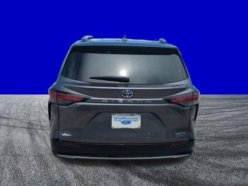 2022 Toyota Sienna Limited