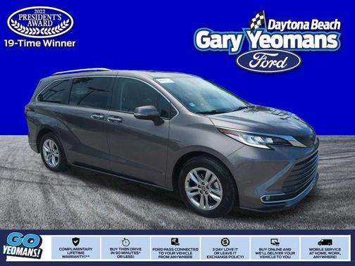 2022 Toyota Sienna Limited