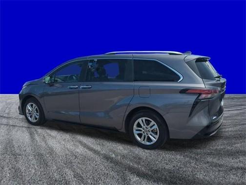 2022 Toyota Sienna Limited