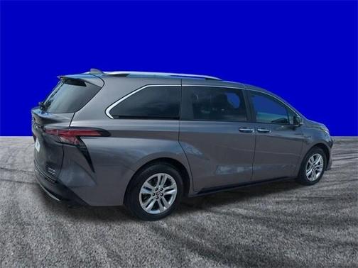 2022 Toyota Sienna Limited