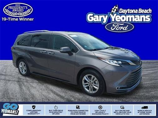 2022 Toyota Sienna Limited