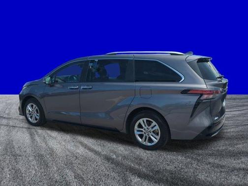 2022 Toyota Sienna Limited