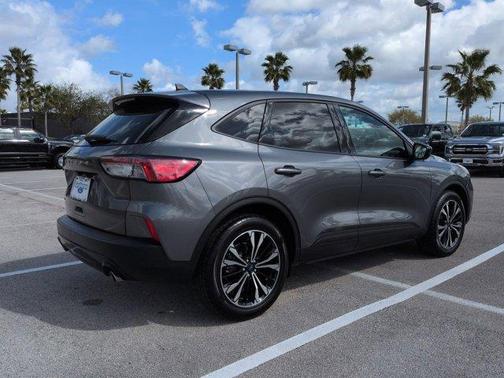 2022 Ford Escape SE