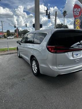 2024 Chrysler Pacifica Touring-L
