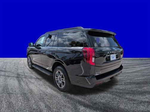 Black Metallic 2026 Ford Expedition Active