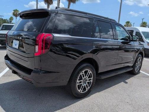 Black Metallic 2026 Ford Expedition Active
