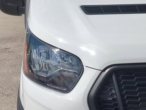 2026 Ford Transit-250 148 WB Medium Roof Cargo