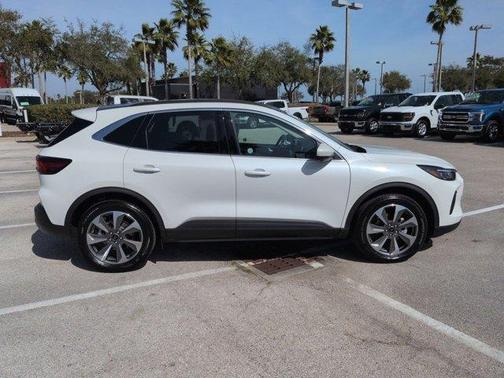 2025 Ford Escape Platinum