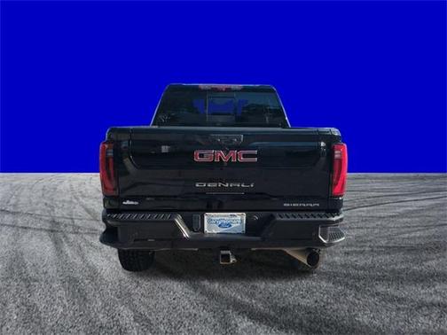 2024 GMC Sierra 2500 Denali