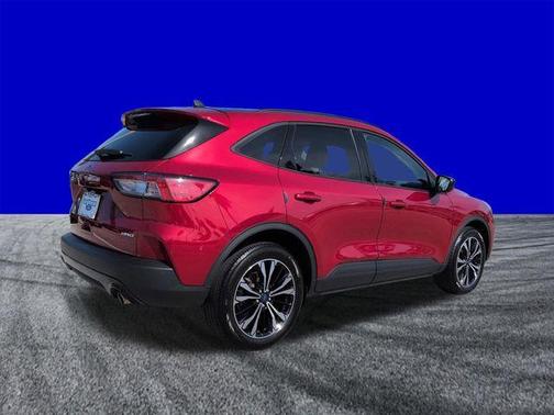 Rapid Red Metallic Tinted Clearcoat 2022 Ford Escape SE