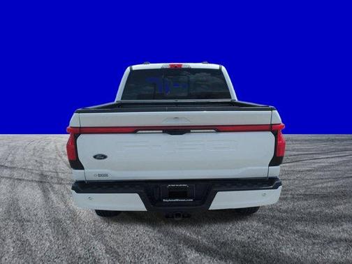 2022 Ford F-150 Lightning LARIAT