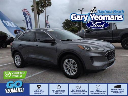 Gray Metallic 2022 Ford Escape SE