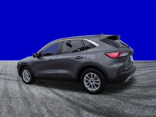 Gray Metallic 2022 Ford Escape SE