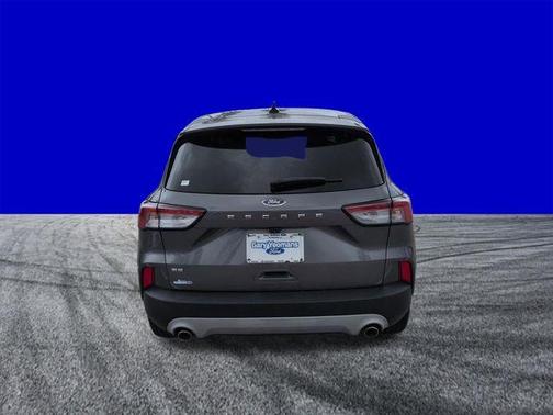 Gray Metallic 2022 Ford Escape SE