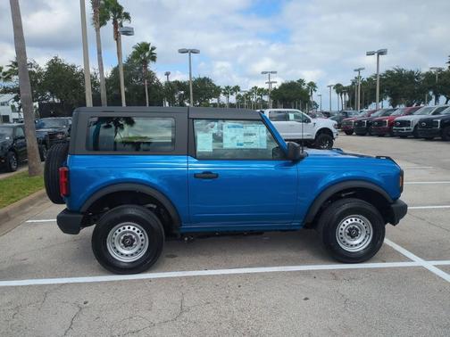 2025 Ford Bronco Base