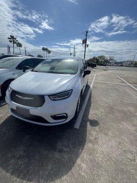 2024 Chrysler Pacifica Touring-L