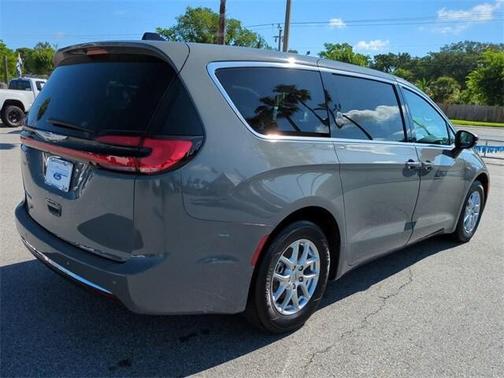 2023 Chrysler Pacifica Touring-L