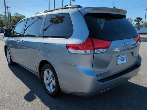 2014 Toyota Sienna LE