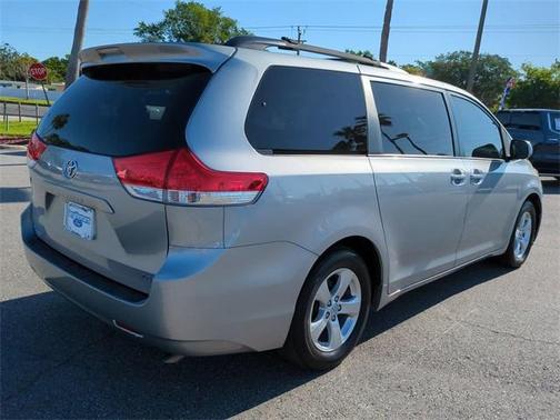 2014 Toyota Sienna LE
