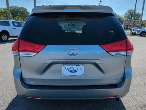 2014 Toyota Sienna LE