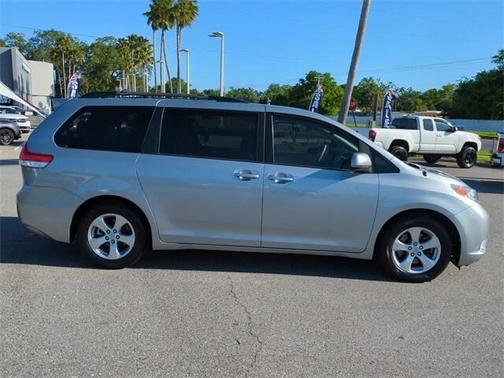 2014 Toyota Sienna LE
